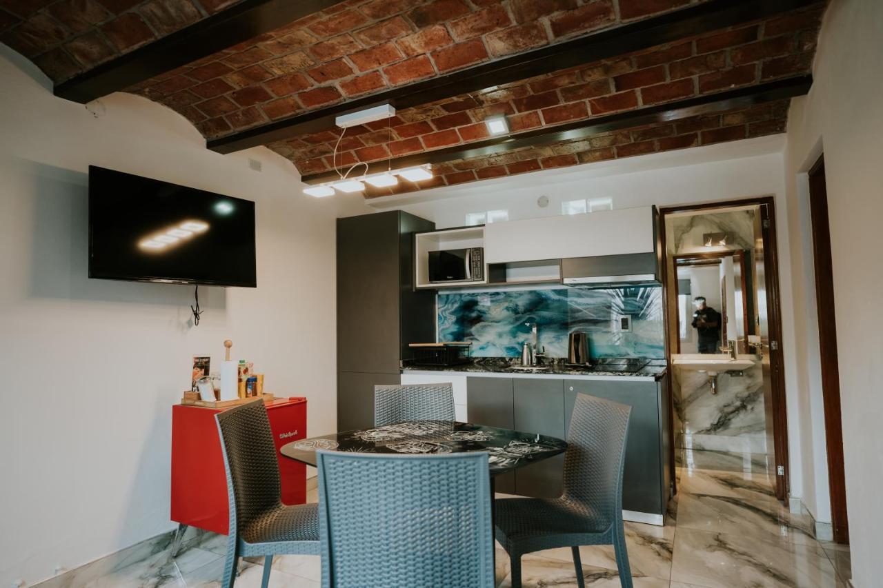 M65 Luxury Apartment