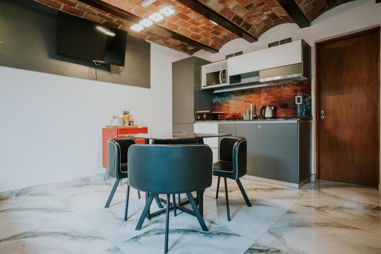 M65 Luxury Apartment *