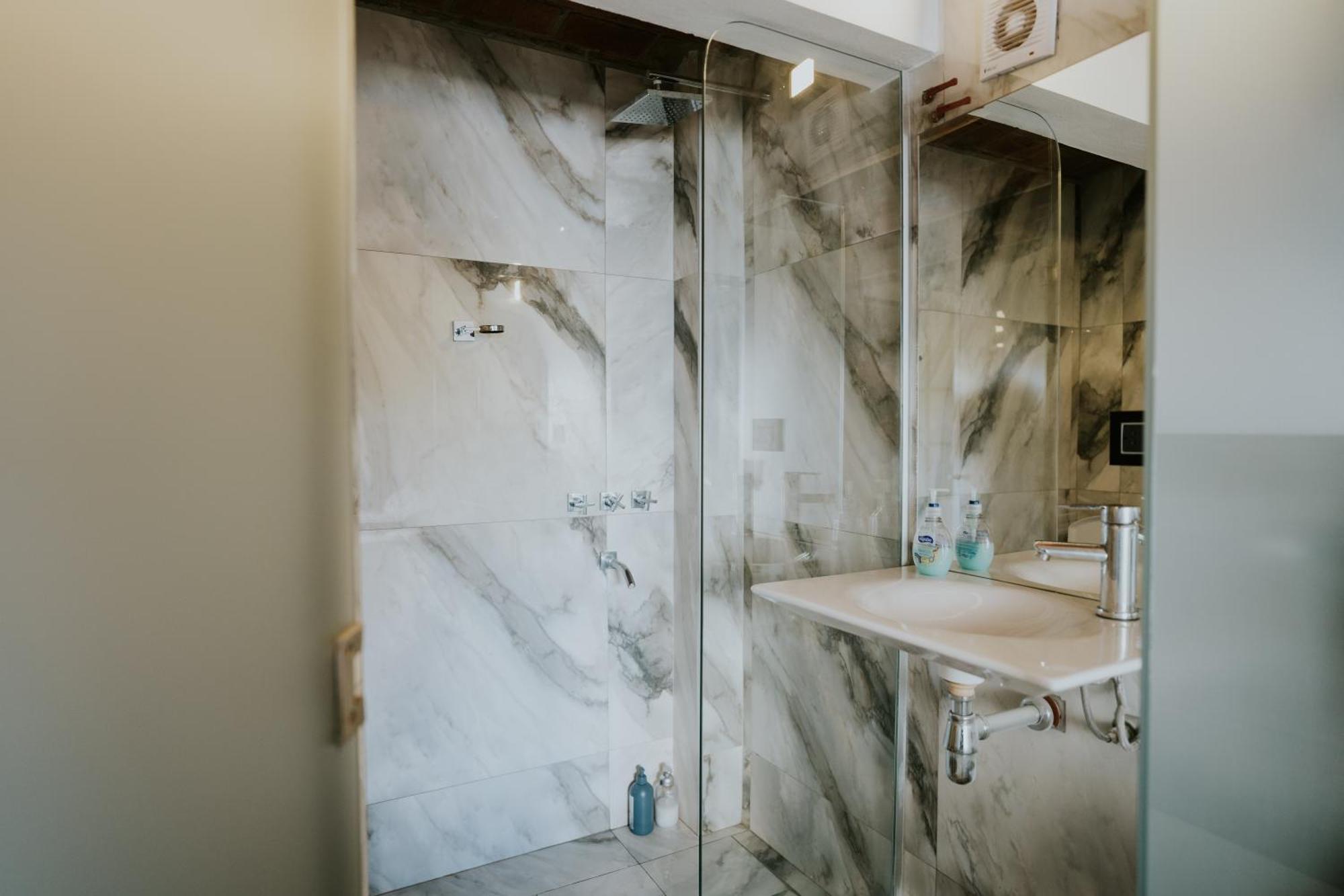 M65 Luxury Apartment